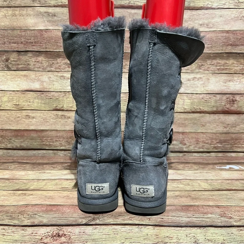 Ugg Grey Tripple Button Bailey Boots